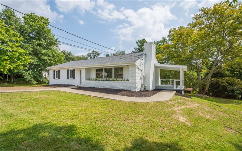 207 Grandview Drive, McMurray, 15317, 3 Bedroom Bedrooms, 10 Room Rooms,2 BathroomBathrooms,Residential,For Sale,Grandview Drive,1772352