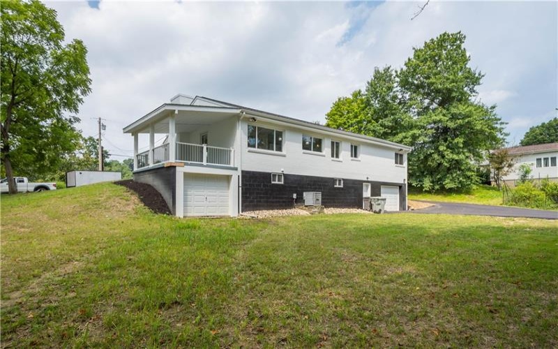 207 Grandview Drive, McMurray, 15317, 3 Bedroom Bedrooms, 10 Room Rooms,2 BathroomBathrooms,Residential,For Sale,Grandview Drive,1772352