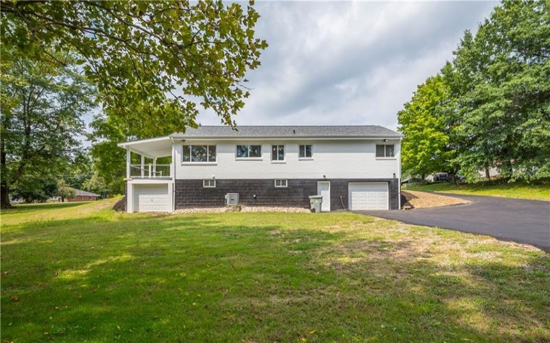 207 Grandview Drive, McMurray, 15317, 3 Bedroom Bedrooms, 10 Room Rooms,2 BathroomBathrooms,Residential,For Sale,Grandview Drive,1772352