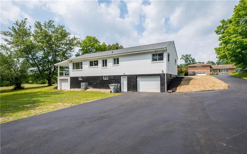 207 Grandview Drive, McMurray, 15317, 3 Bedroom Bedrooms, 10 Room Rooms,2 BathroomBathrooms,Residential,For Sale,Grandview Drive,1772352