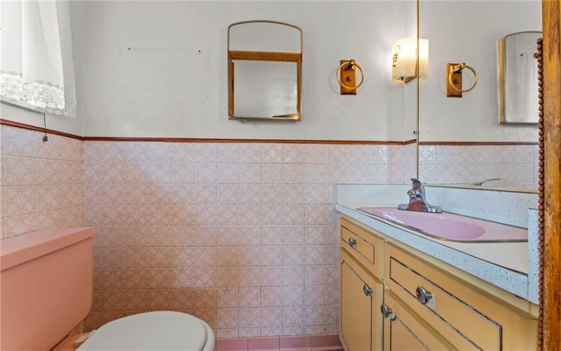 1210 1st St, Canonsburg, 15317, 3 Bedroom Bedrooms, 11 Room Rooms,2.1 BathroomBathrooms,Residential,For Sale,1st St,1772576