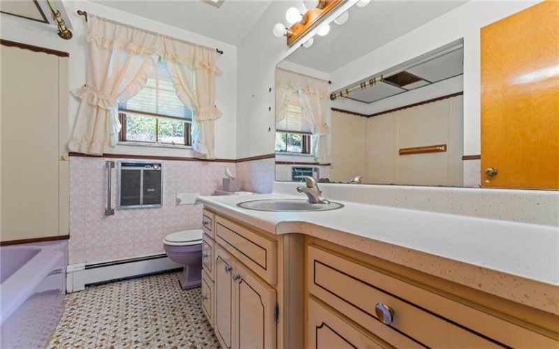 1210 1st St, Canonsburg, 15317, 3 Bedroom Bedrooms, 11 Room Rooms,2.1 BathroomBathrooms,Residential,For Sale,1st St,1772576