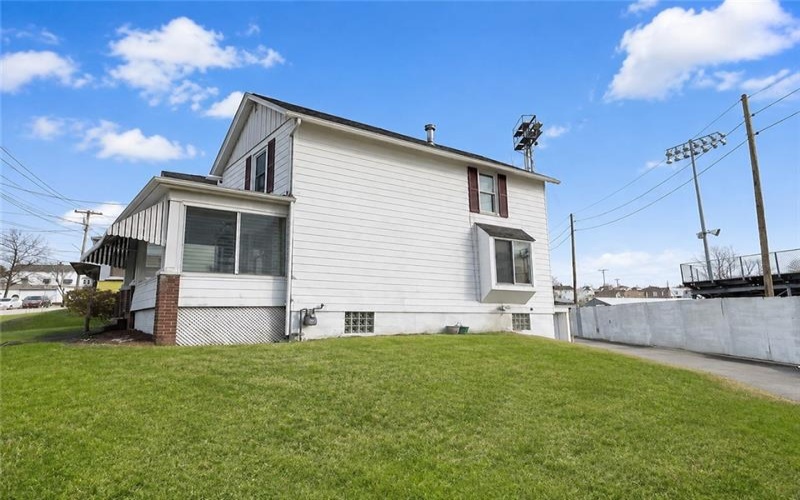 312 JACKSON AVENUE, 15690, 15690, 2 Bedrooms Bedrooms, ,1 BathroomBathrooms,Lease,For Rent,JACKSON AVENUE,1772599