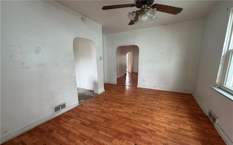 105 18th St, Vandergrift, 15690, 3 Bedrooms Bedrooms, 7 Rooms Rooms,1 BathroomBathrooms,Residential,For Sale,18th St,1772448