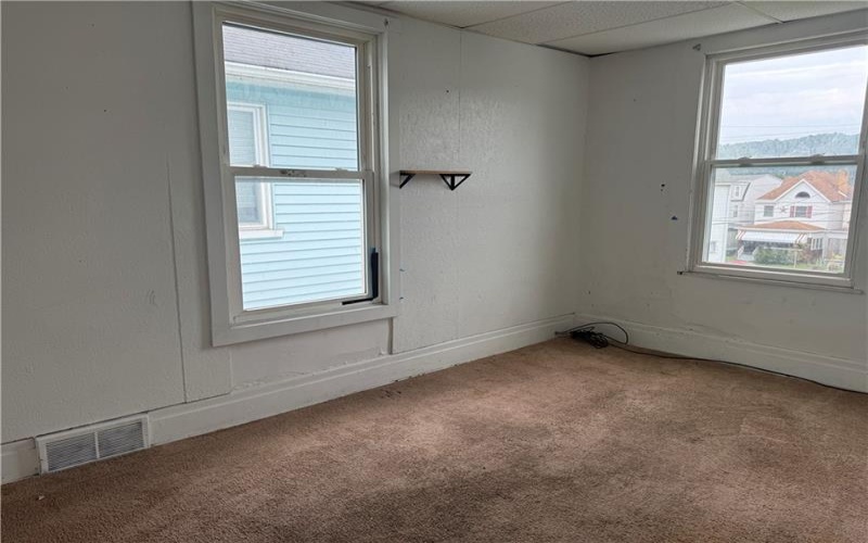 105 18th St, Vandergrift, 15690, 3 Bedrooms Bedrooms, 7 Rooms Rooms,1 BathroomBathrooms,Residential,For Sale,18th St,1772448