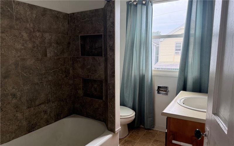 105 18th St, Vandergrift, 15690, 3 Bedrooms Bedrooms, 7 Rooms Rooms,1 BathroomBathrooms,Residential,For Sale,18th St,1772448