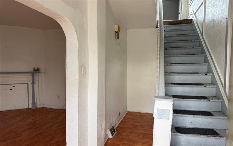 105 18th St, Vandergrift, 15690, 3 Bedrooms Bedrooms, 7 Rooms Rooms,1 BathroomBathrooms,Residential,For Sale,18th St,1772448