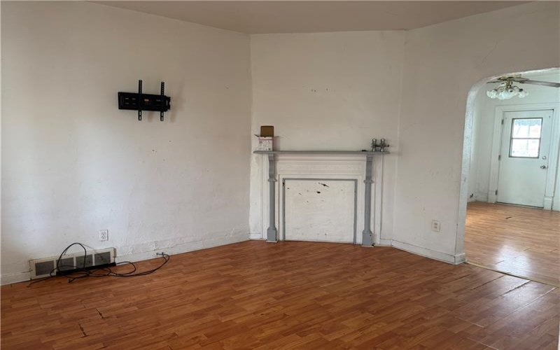 105 18th St, Vandergrift, 15690, 3 Bedrooms Bedrooms, 7 Rooms Rooms,1 BathroomBathrooms,Residential,For Sale,18th St,1772448