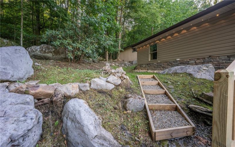 1571 Darlington Road, Ligonier, 15658, 3 Bedroom Bedrooms, 6 Room Rooms,2 BathroomBathrooms,Residential,For Sale,Darlington Road,1772481