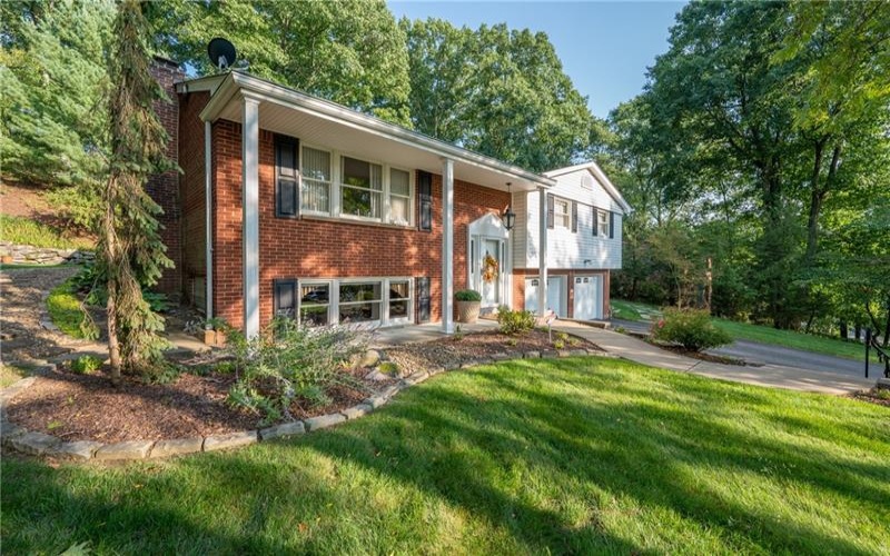 3465 Burnett Dr, Murrysville, 15668, 3 Bedroom Bedrooms, 8 Room Rooms,2.1 BathroomBathrooms,Residential,For Sale,Burnett Dr,1772492