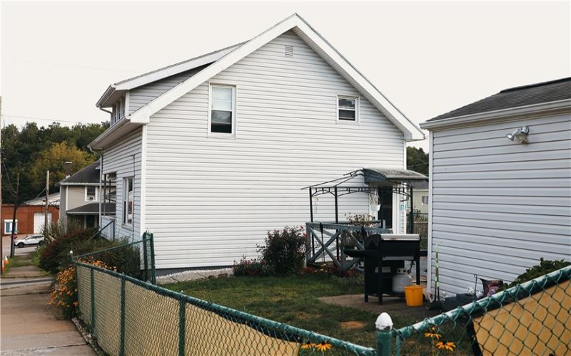 55 Canton Ave, Washington, 15301, 2 Bedroom Bedrooms, 5 Room Rooms,1 BathroomBathrooms,Residential,For Sale,Canton Ave,1772558