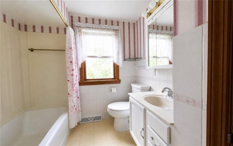 71 CORT STREET #, Washington, 15301, 3 Bedroom Bedrooms, 8 Room Rooms,1.1 BathroomBathrooms,Residential,For Sale,CORT STREET #,1772626