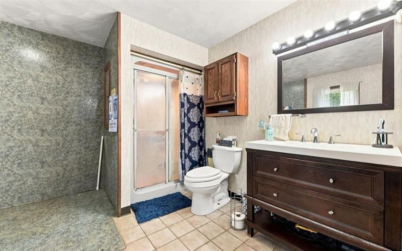 28 Dutch Glory ROAD, Amity, 15311, 4 Bedroom Bedrooms, ,3.2 BathroomBathrooms,Residential,For Sale,Dutch Glory,1772639