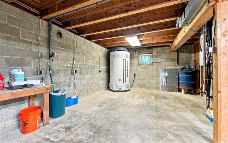 28 Dutch Glory ROAD, Amity, 15311, 4 Bedroom Bedrooms, ,3.2 BathroomBathrooms,Residential,For Sale,Dutch Glory,1772639