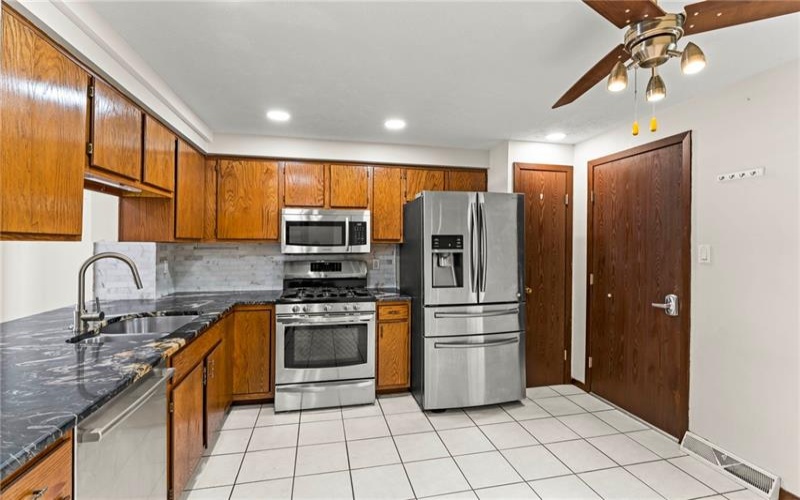 1107 Valleyview Dr, Lawrence, 15055, 3 Bedroom Bedrooms, 7 Room Rooms,1.2 BathroomBathrooms,Residential,For Sale,Valleyview Dr,1772641