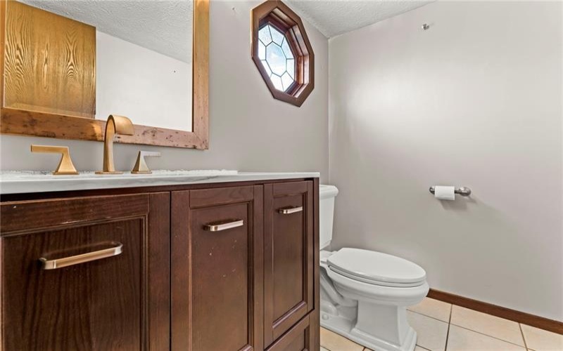 1107 Valleyview Dr, Lawrence, 15055, 3 Bedroom Bedrooms, 7 Room Rooms,1.2 BathroomBathrooms,Residential,For Sale,Valleyview Dr,1772641