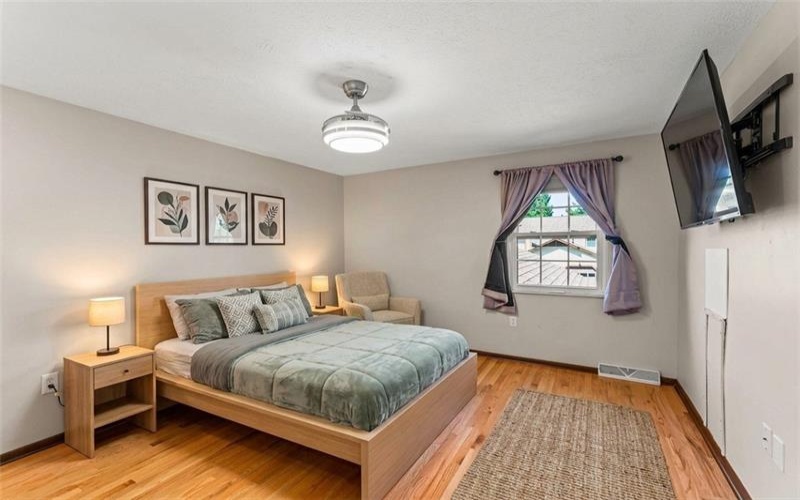 1107 Valleyview Dr, Lawrence, 15055, 3 Bedroom Bedrooms, 7 Room Rooms,1.2 BathroomBathrooms,Residential,For Sale,Valleyview Dr,1772641