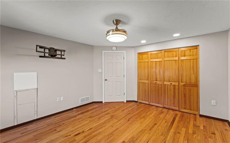 1107 Valleyview Dr, Lawrence, 15055, 3 Bedroom Bedrooms, 7 Room Rooms,1.2 BathroomBathrooms,Residential,For Sale,Valleyview Dr,1772641