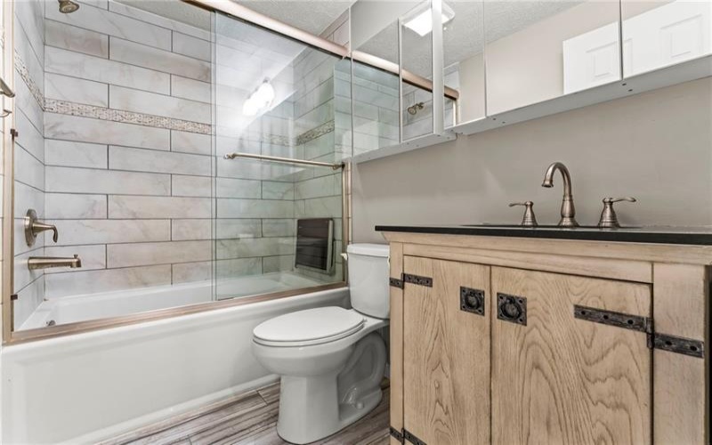 1107 Valleyview Dr, Lawrence, 15055, 3 Bedroom Bedrooms, 7 Room Rooms,1.2 BathroomBathrooms,Residential,For Sale,Valleyview Dr,1772641