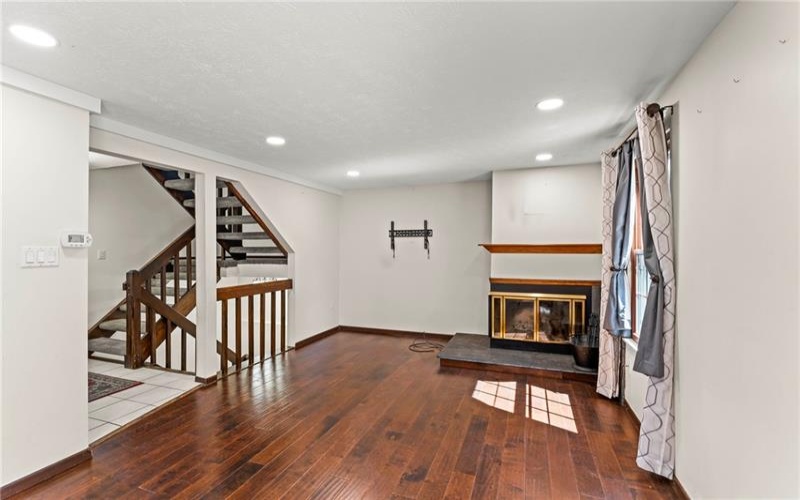 1107 Valleyview Dr, Lawrence, 15055, 3 Bedroom Bedrooms, 7 Room Rooms,1.2 BathroomBathrooms,Residential,For Sale,Valleyview Dr,1772641
