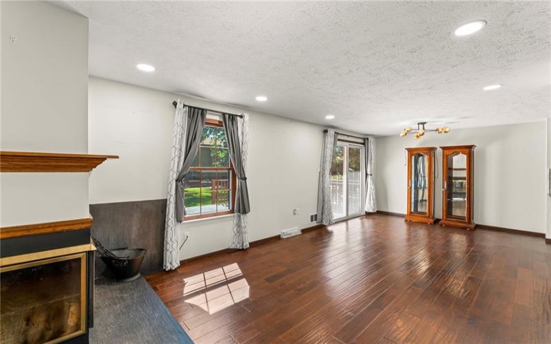 1107 Valleyview Dr, Lawrence, 15055, 3 Bedroom Bedrooms, 7 Room Rooms,1.2 BathroomBathrooms,Residential,For Sale,Valleyview Dr,1772641