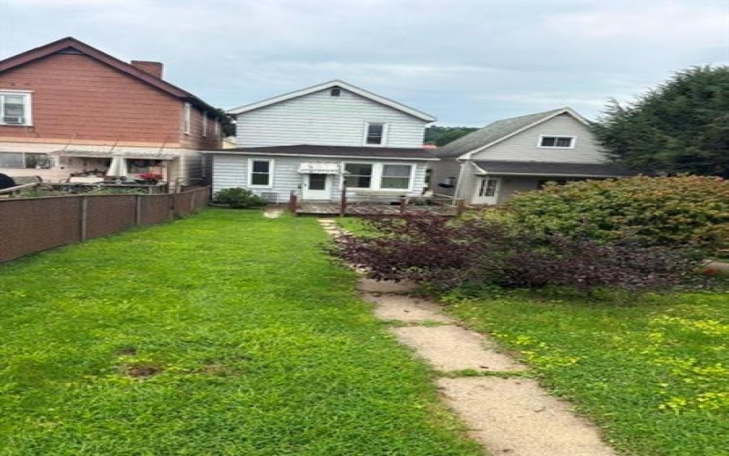 526 Longfellow St, Vandergrift, 15690, 3 Bedrooms Bedrooms, ,1.1 BathroomsBathrooms,Residential,For Sale,Longfellow St,1772761