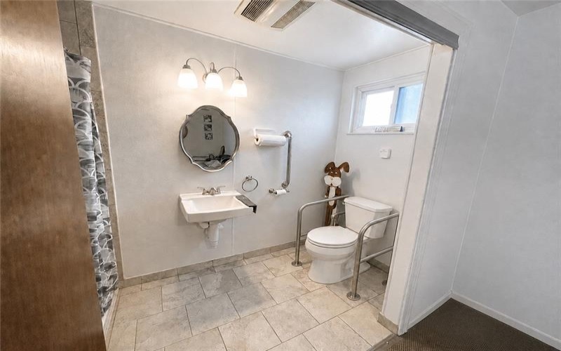 213 HAMILTON AVENUE, 15601, 15601, 4 Bedrooms Bedrooms, ,2 BathroomsBathrooms,Lease,For Rent,HAMILTON AVENUE,1772762