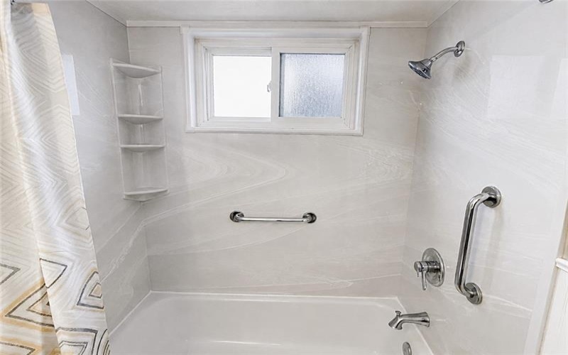 213 HAMILTON AVENUE, 15601, 15601, 4 Bedrooms Bedrooms, ,2 BathroomsBathrooms,Lease,For Rent,HAMILTON AVENUE,1772762