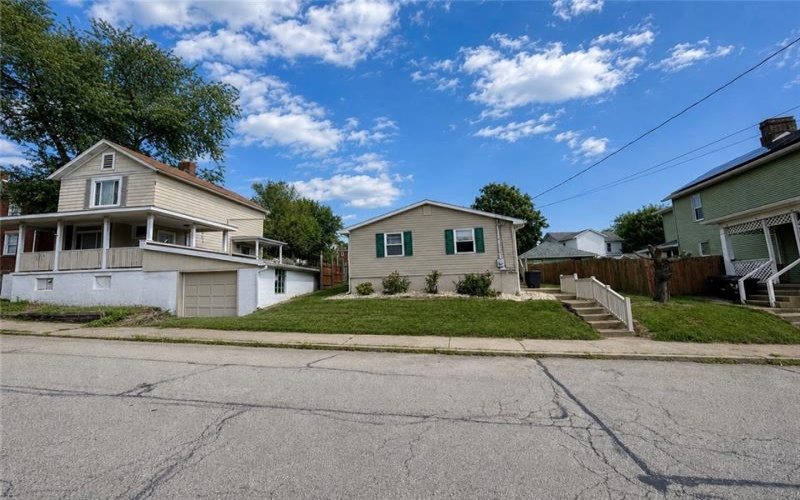 213 HAMILTON AVENUE, 15601, 15601, 4 Bedrooms Bedrooms, ,2 BathroomsBathrooms,Lease,For Rent,HAMILTON AVENUE,1772762