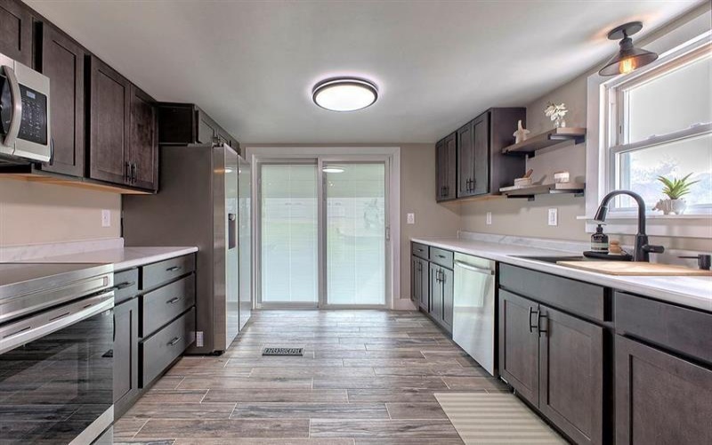 242 Olive Street, Hunker, 15639, 2 Bedroom Bedrooms, 7 Room Rooms,1.1 BathroomBathrooms,Residential,For Sale,Olive Street,1772825