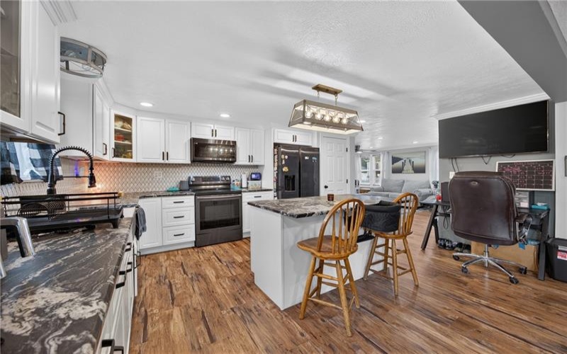 424 Pershing Ave, Houston, 15342, 3 Bedroom Bedrooms, 9 Room Rooms,1.1 BathroomBathrooms,Residential,For Sale,Pershing Ave,1772850