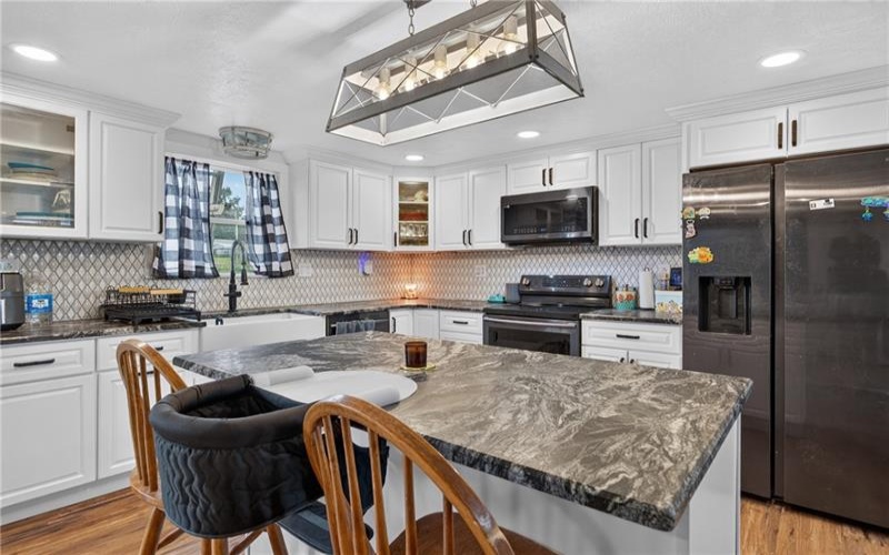 424 Pershing Ave, Houston, 15342, 3 Bedroom Bedrooms, 9 Room Rooms,1.1 BathroomBathrooms,Residential,For Sale,Pershing Ave,1772850