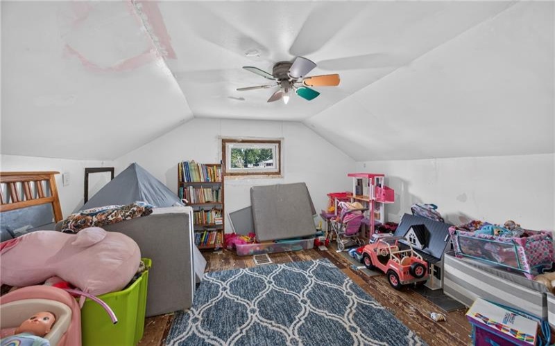 424 Pershing Ave, Houston, 15342, 3 Bedroom Bedrooms, 9 Room Rooms,1.1 BathroomBathrooms,Residential,For Sale,Pershing Ave,1772850