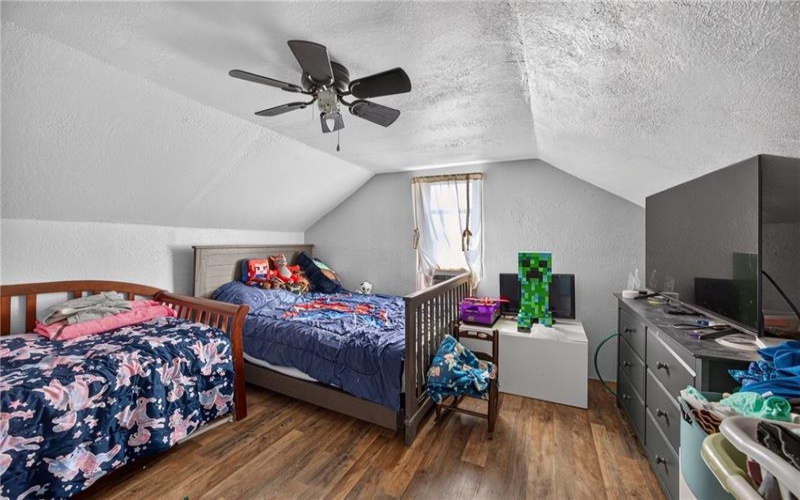 424 Pershing Ave, Houston, 15342, 3 Bedroom Bedrooms, 9 Room Rooms,1.1 BathroomBathrooms,Residential,For Sale,Pershing Ave,1772850