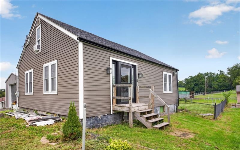 424 Pershing Ave, Houston, 15342, 3 Bedroom Bedrooms, 9 Room Rooms,1.1 BathroomBathrooms,Residential,For Sale,Pershing Ave,1772850