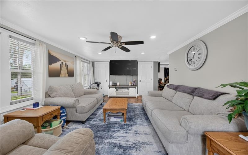 424 Pershing Ave, Houston, 15342, 3 Bedroom Bedrooms, 9 Room Rooms,1.1 BathroomBathrooms,Residential,For Sale,Pershing Ave,1772850
