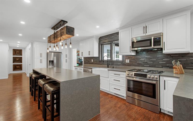 113 Oakwood ROAD, McMurray, 15317, 5 Bedroom Bedrooms, ,3.1 BathroomBathrooms,Residential,For Sale,Oakwood,1772917