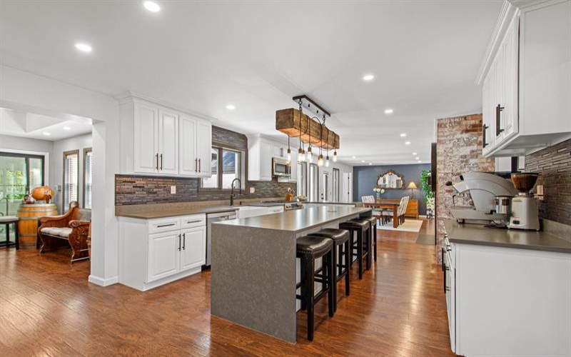 113 Oakwood ROAD, McMurray, 15317, 5 Bedroom Bedrooms, ,3.1 BathroomBathrooms,Residential,For Sale,Oakwood,1772917