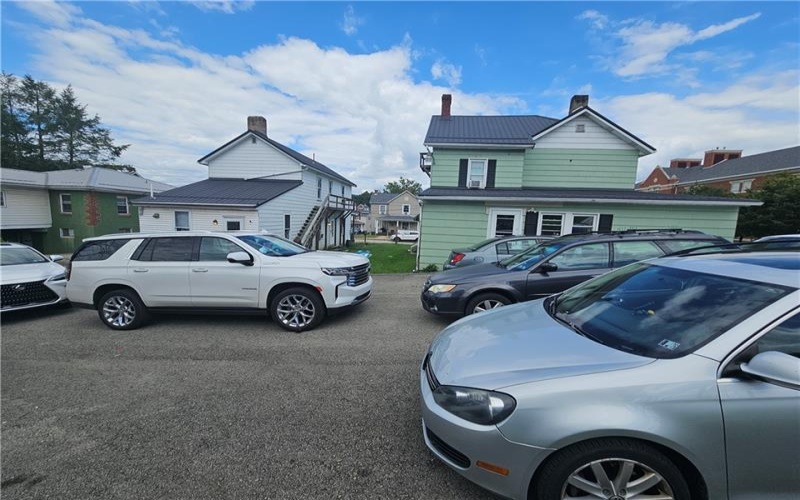 521 4th St, California, 15419, 5 Bedroom Bedrooms, ,3 BathroomBathrooms,Residential,For Sale,4th St,1772942