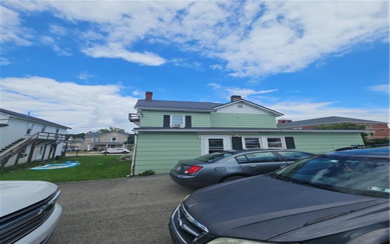 521 4th St, California, 15419, 5 Bedroom Bedrooms, ,3 BathroomBathrooms,Residential,For Sale,4th St,1772942