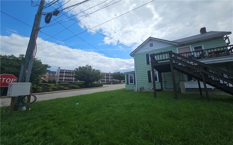 521 4th St, California, 15419, 5 Bedroom Bedrooms, ,3 BathroomBathrooms,Residential,For Sale,4th St,1772942