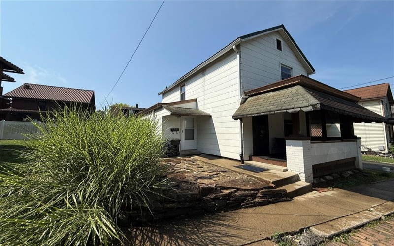 114 15th St, Vandergrift, 15690, 2 Bedroom Bedrooms, 7 Room Rooms,1 BathroomBathrooms,Residential,For Sale,15th St,1772955