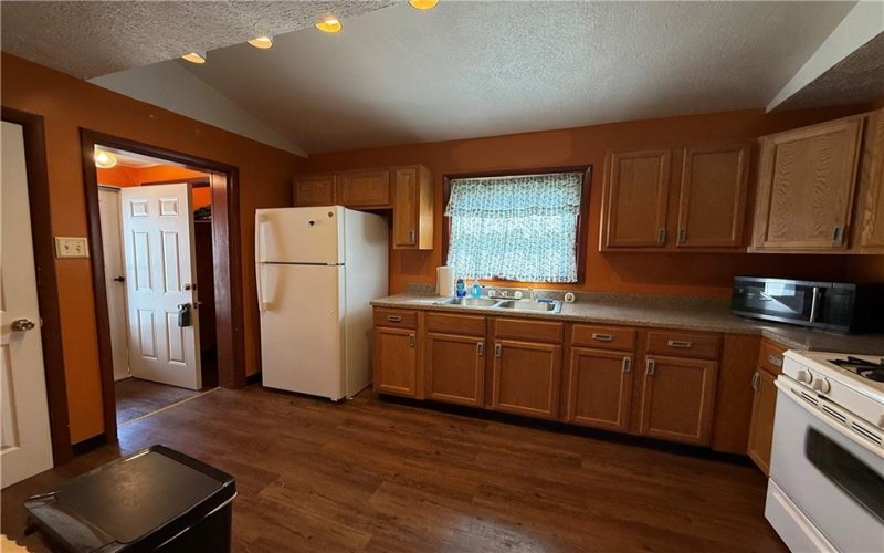 114 15th St, Vandergrift, 15690, 2 Bedroom Bedrooms, 7 Room Rooms,1 BathroomBathrooms,Residential,For Sale,15th St,1772955
