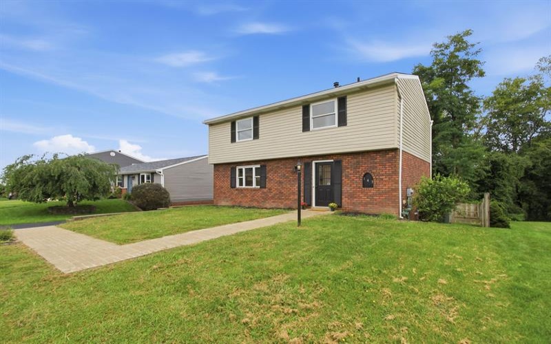 143 Macbeth Drive, New Kensington, 15068, 4 Bedroom Bedrooms, 10 Room Rooms,2.1 BathroomBathrooms,Residential,For Sale,Macbeth Drive,1772988