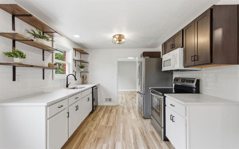 143 Macbeth Drive, New Kensington, 15068, 4 Bedroom Bedrooms, 10 Room Rooms,2.1 BathroomBathrooms,Residential,For Sale,Macbeth Drive,1772988