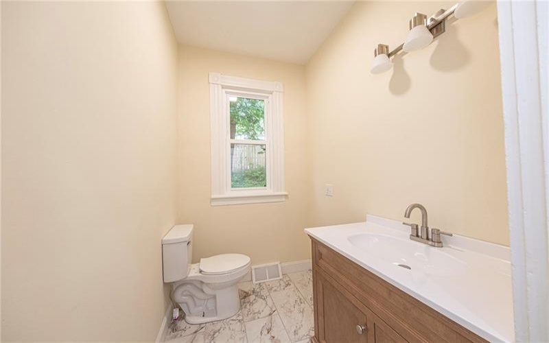 329 Harrison Ave, Greensburg, 15601, 3 Bedroom Bedrooms, 6 Room Rooms,1.1 BathroomBathrooms,Residential,For Sale,Harrison Ave,1759020