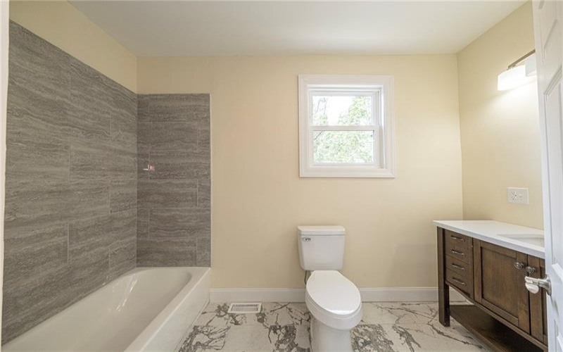 329 Harrison Ave, Greensburg, 15601, 3 Bedroom Bedrooms, 6 Room Rooms,1.1 BathroomBathrooms,Residential,For Sale,Harrison Ave,1759020