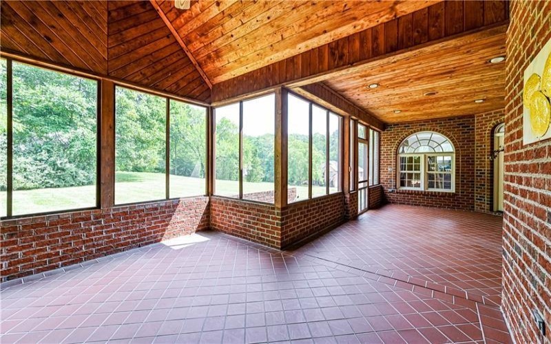 127 Woodhaven Dr, Jeannette, 15644, 4 Bedroom Bedrooms, 10 Room Rooms,4.1 BathroomBathrooms,Residential,For Sale,Woodhaven Dr,1770642