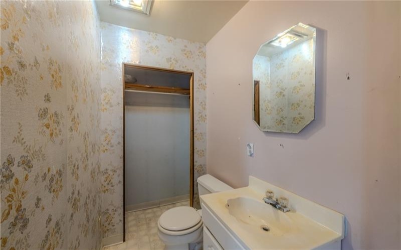 720 Park AVENUE, Rostraver Township, 15012, 3 Bedroom Bedrooms, 7 Room Rooms,1.1 BathroomBathrooms,Residential,For Sale,Park,1772222