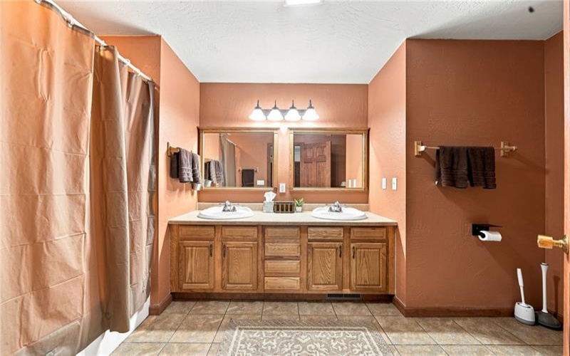 818 Camp Run Road, Jones Mills, 15646, 3 Bedroom Bedrooms, 10 Room Rooms,4 BathroomBathrooms,Residential,For Sale,Camp Run Road,1772340